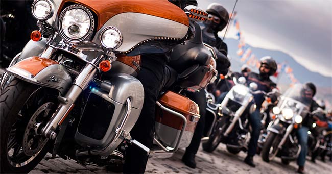 Branding on Two Wheels: Leveraging Custom Motorbike Designs to Build a Strong Business Image