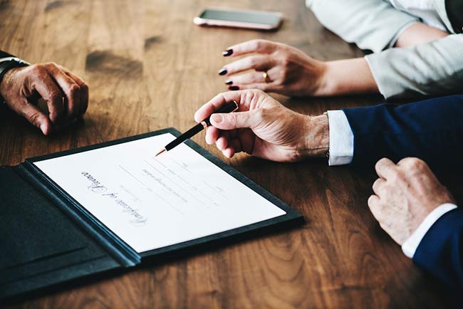 3 Ways to Handle Contracts More Effectively in Business